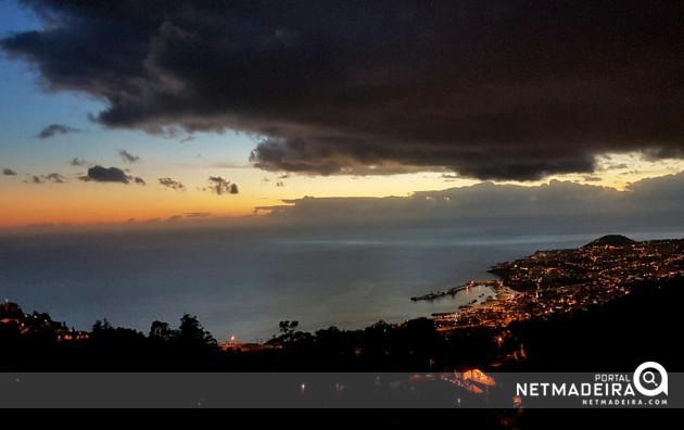 Final de tarde com vista sobre a Baia