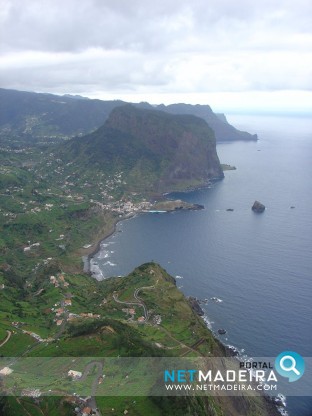 Voo sobre o Porto da Cruz