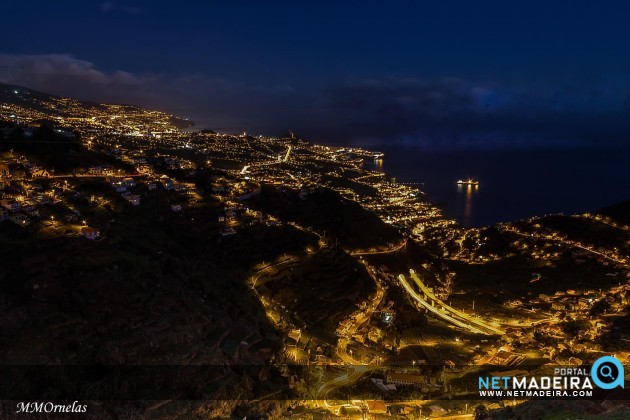 Camara de Lobos ao anoitecer