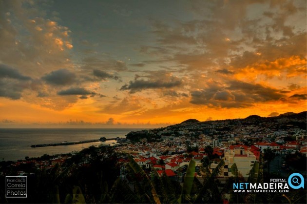 Pôr do Sol na Cidade do Funchal