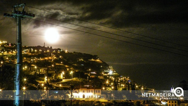 Lua Cheia ilumina o Funchal